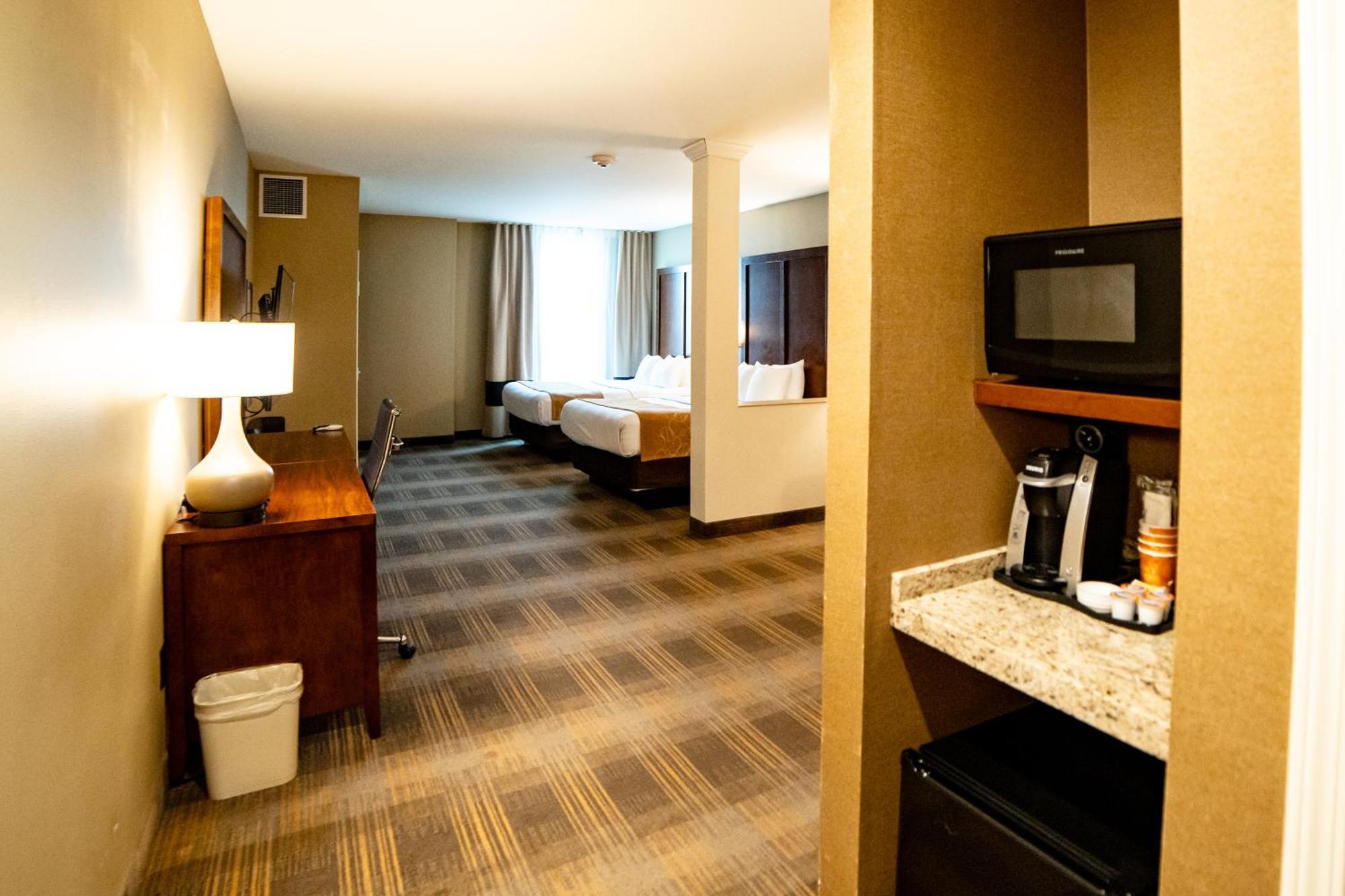 คอมฟอร์ต สวีทส์ ยูนิเวอร์ซิตี้ Hotel บรูคิงส์ ภายนอก รูปภาพ