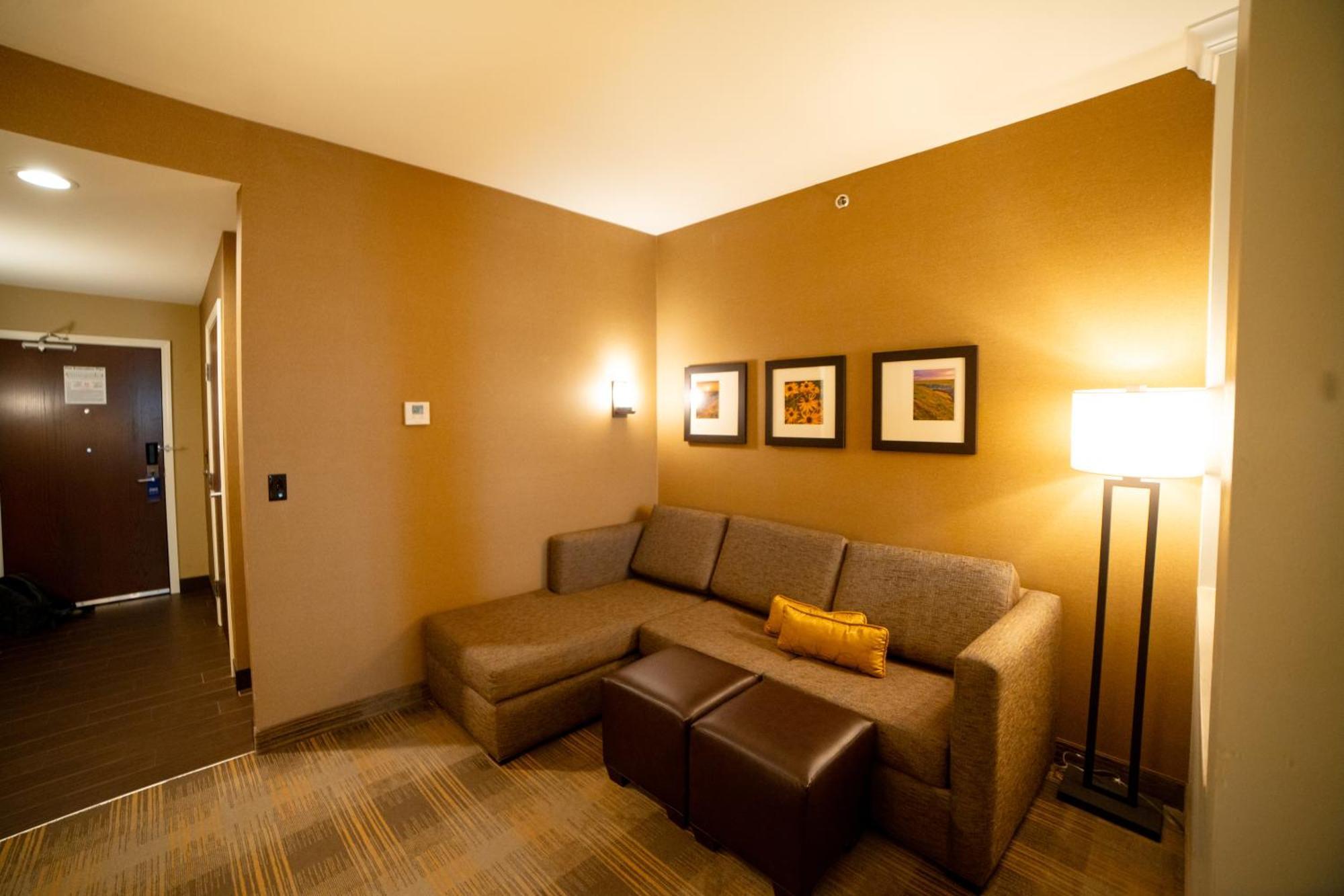 คอมฟอร์ต สวีทส์ ยูนิเวอร์ซิตี้ Hotel บรูคิงส์ ภายนอก รูปภาพ
