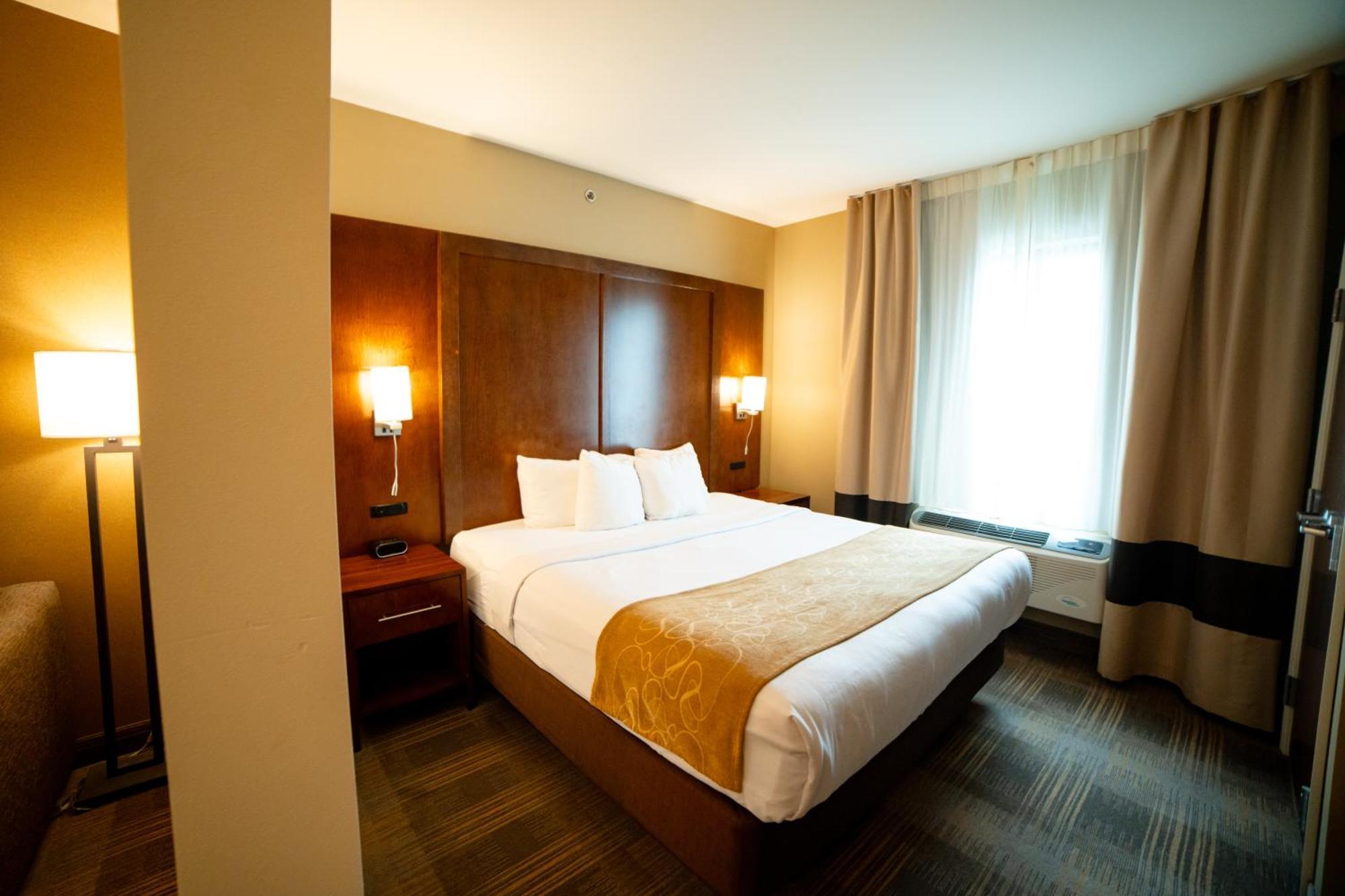 คอมฟอร์ต สวีทส์ ยูนิเวอร์ซิตี้ Hotel บรูคิงส์ ภายนอก รูปภาพ
